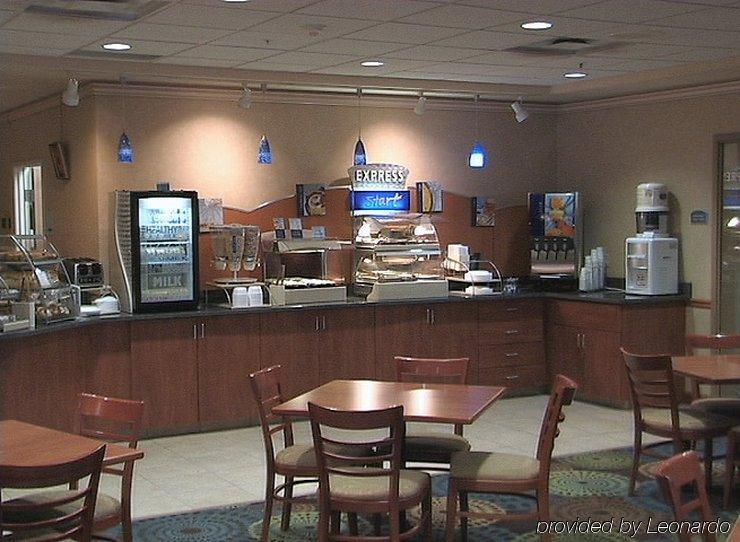 Hotel Express St Croix Valley By Ihg