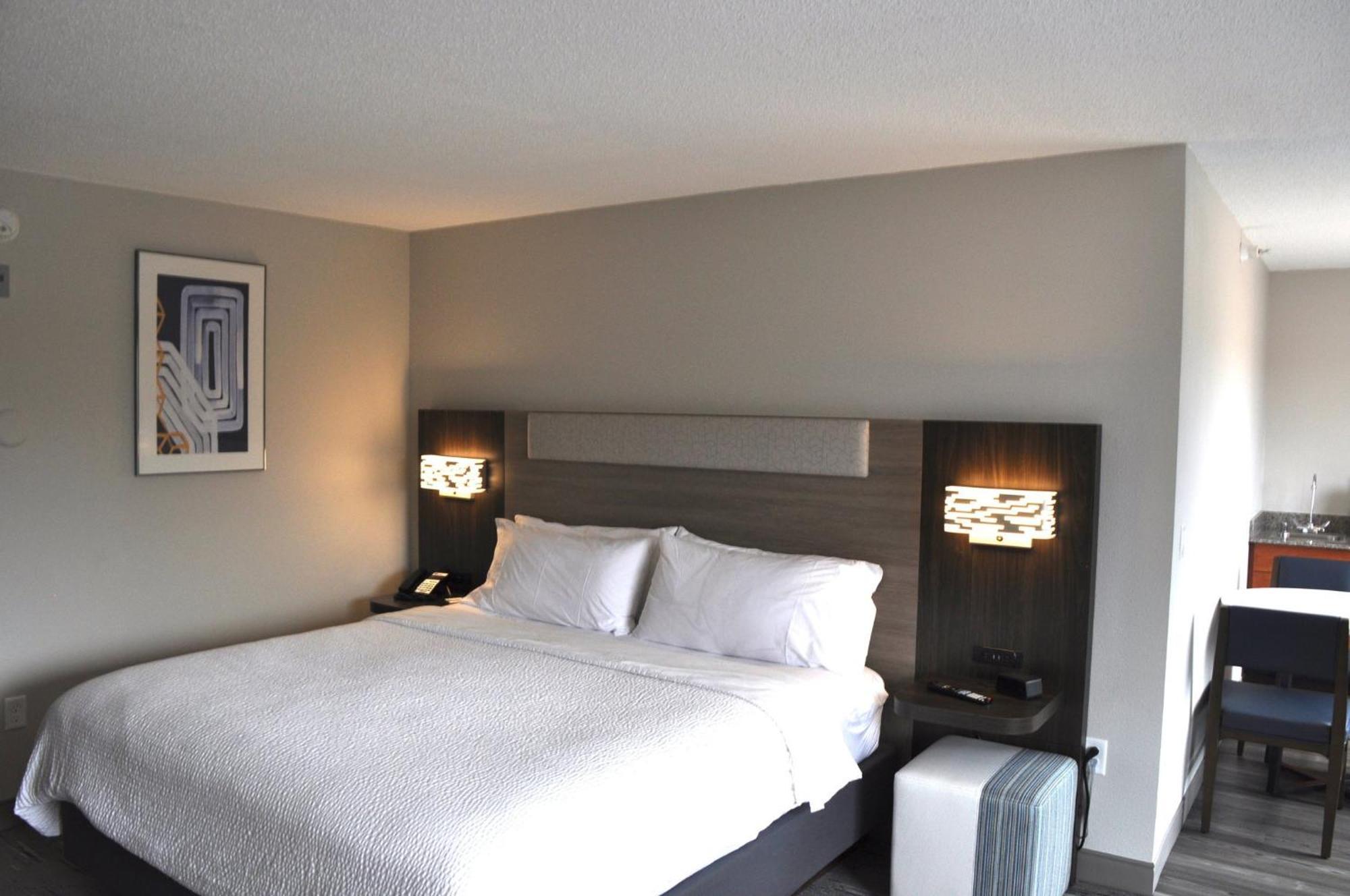 Express St Croix Valley By Ihg Hotel