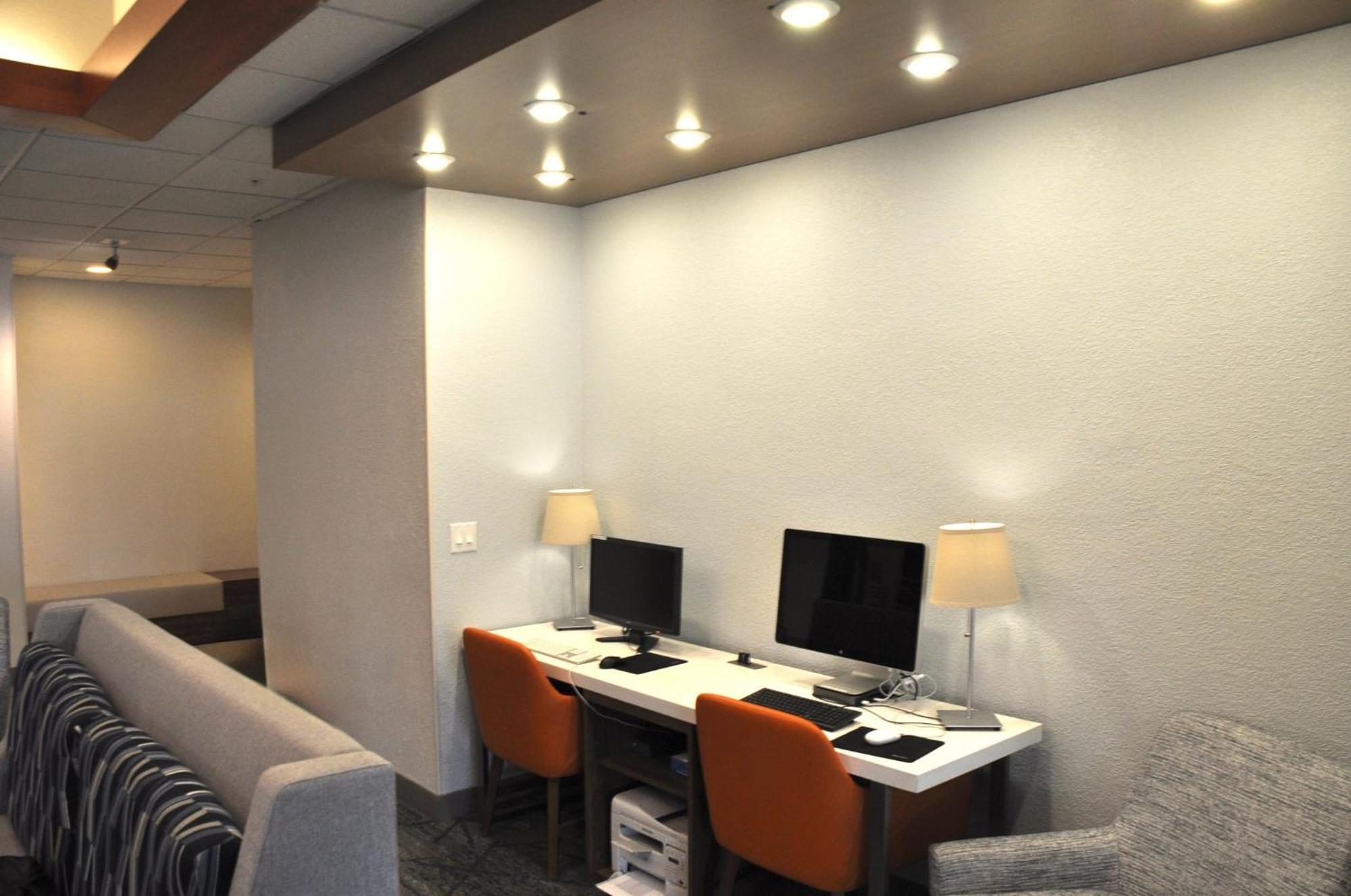 Express St Croix Valley By Ihg Hotel 3*