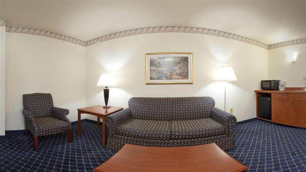 Hotel Express St Croix Valley By Ihg 3*