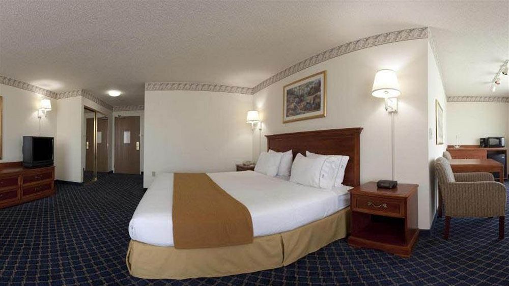 Hotel Express St Croix Valley By Ihg